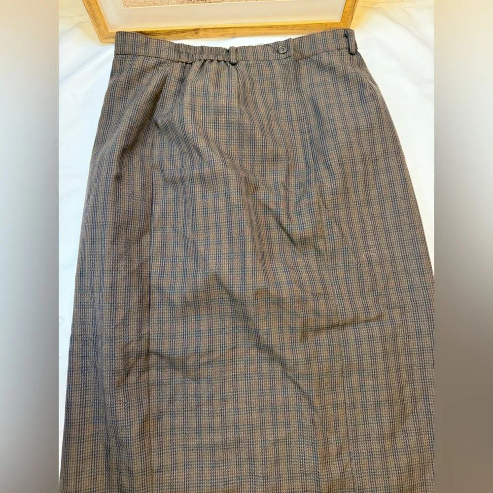 Counterparts size 12 brown plaid pencil skirt